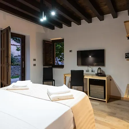 מלון Gratteri Resort 4*
